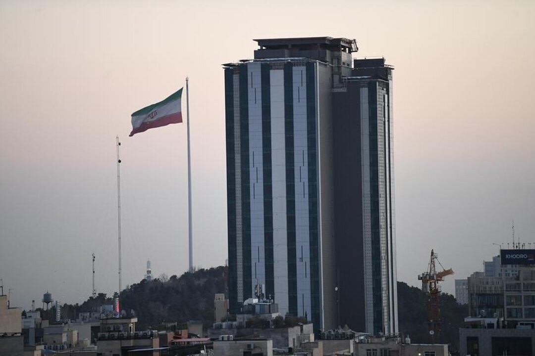 US and Iran Delegations Begin Talks in Oman